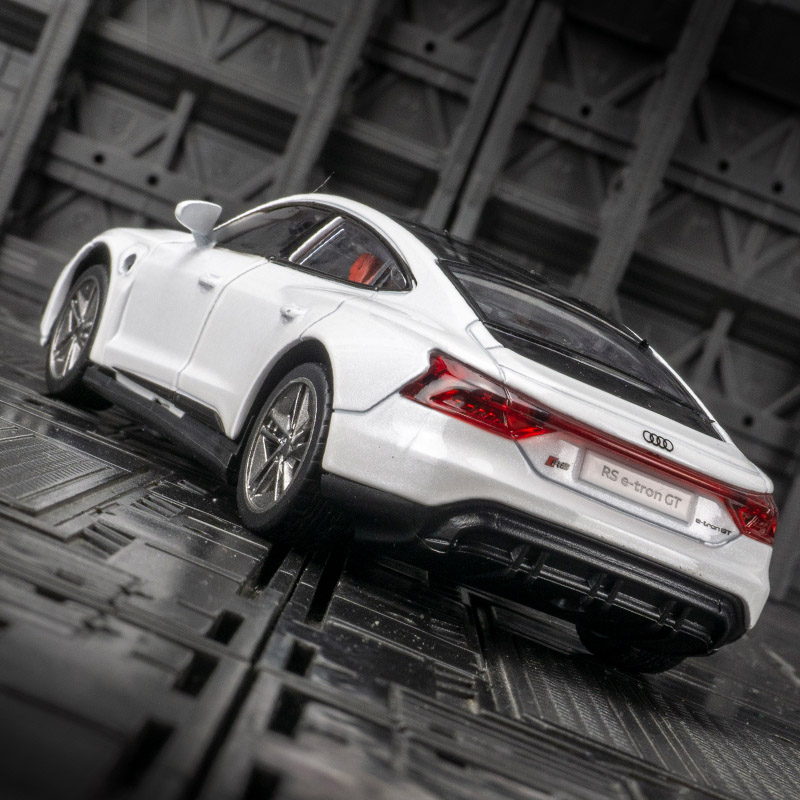 Modellino di auto Audi RS e-tr - Decor Lighting Returns recensione e prezzo