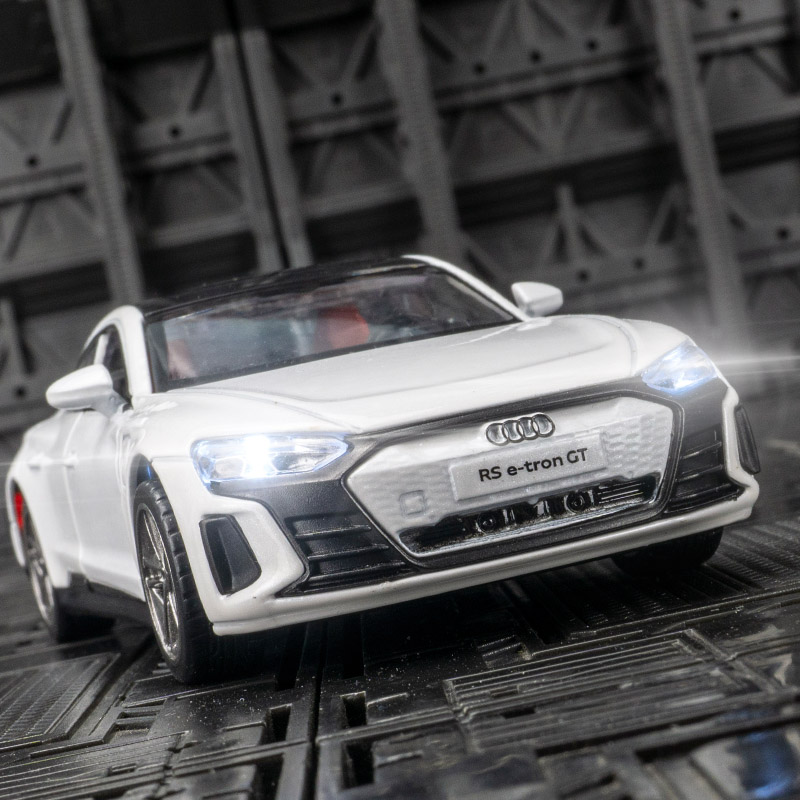 Modellino di auto Audi RS e-tr - Decor Lighting Returns recensione e prezzo